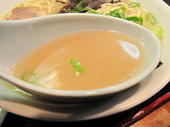 料理:ラーメンスープ@本場久留米・うちだラーメン・那珂川