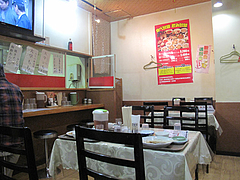 3店内:テーブル・カウンター@点心楼・台北・清川店