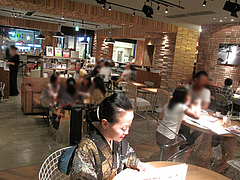 4店内:テーブル席@Brooklyn Parlor HAKATA(ブルックリンパーラー博多)・博多リバレイン