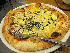 ランチ:照り焼きチキンと玉ねぎのピザ@PIZZAREVO(ピザレボ)・薬院