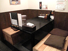 5店内:ボックス席@麺屋極み清川店・ラーメン居酒屋