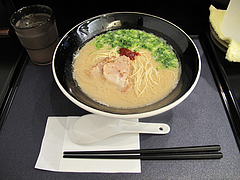 ランチ:ラーメン600円(タレ普通・硬)@らーめん屋今泉のバス停まえ・天神