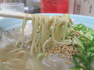 8ラーメン麺@福一博多駅前