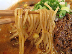 料理:赤坦々麺の麺@晴商店(はれしょうてん)・福岡市南区那の川