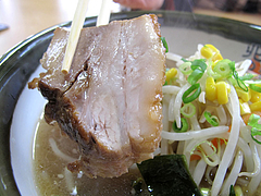 ランチ:しょうゆらーめんチャーシュー@北海道ラーメン・北の恵み・福岡空港