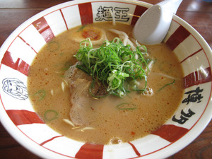 10ピリ辛ラーメン604円@博多麺王