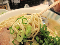 料理:ラーメン麺@本場久留米・うちだラーメン・那珂川