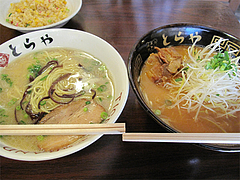料理:ラーメンと味噌チゲラーメン@ラーメンとらや渡辺通り店