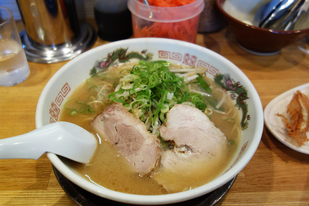 後を引く