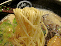 料理:和風豚骨ラーメン麺@博多新風・博多デイトス