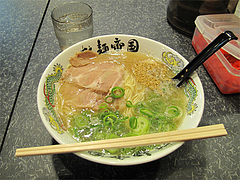 ランチ:こってり豚骨ラーメン550円@拉麺帝国・渡辺通サンセルコ