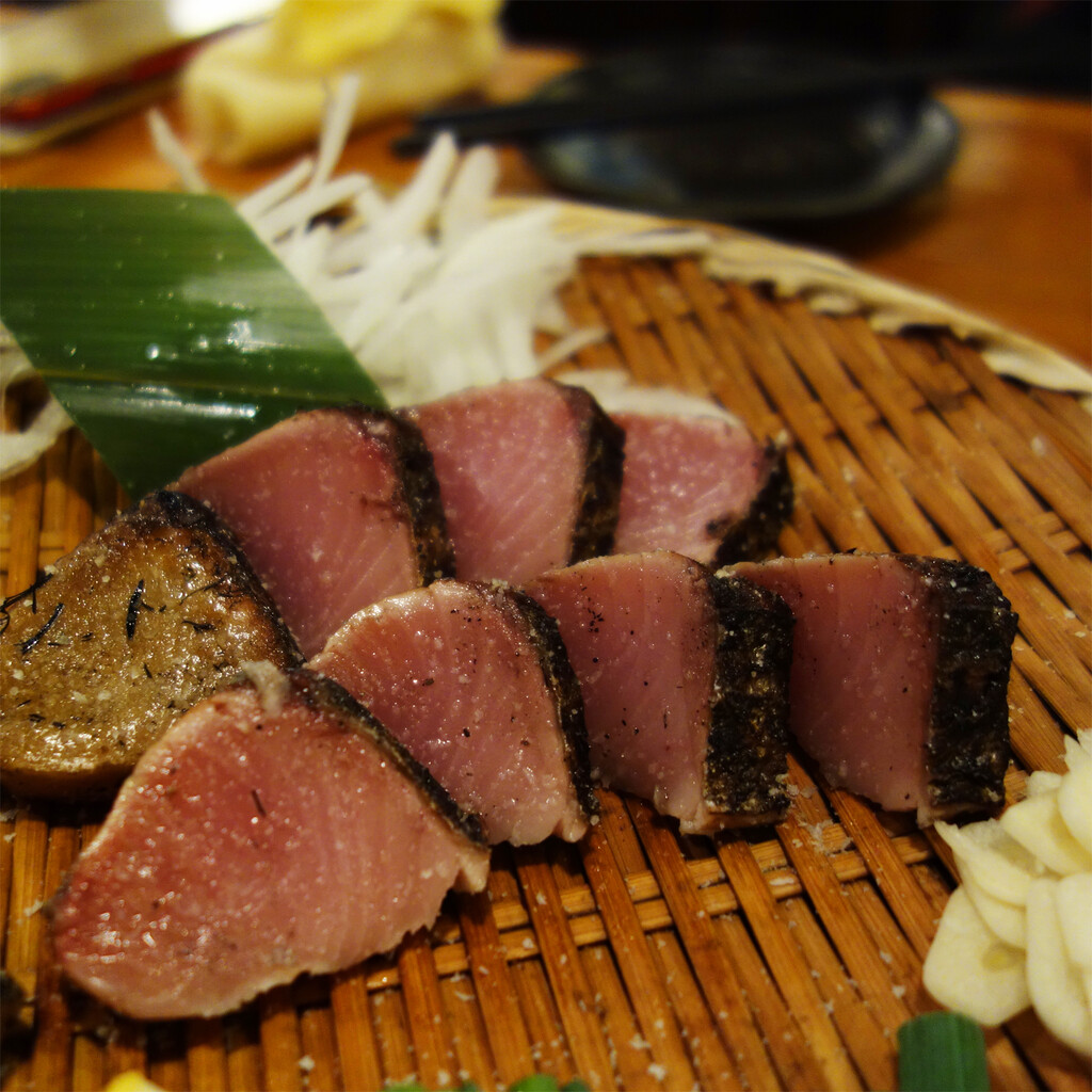 博多おんな節 福岡 六本松のわら焼き炉端居酒屋 ホワイトハウス