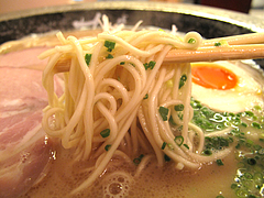 ランチ:とんこつラーメン麺@あずみ(赤坂井田らーめん)・対馬小路