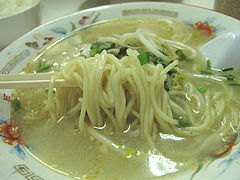 11ランチ:豚骨ラーメン@長崎飯店・天神