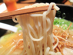 料理:白湯鶏拉麺の麺@たらふくまんま・春吉