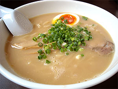 鶏白湯(パイタン)塩ラーメン500円@麺8-34・西小倉駅前
