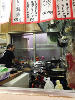 11餃子焼き@べんり屋・栄町市場