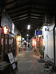 夜の三角市場