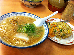 4ランチ:Aランチ600円・半焼飯+並ラーメン@元祖赤のれん節ちゃんラーメン・天神本店