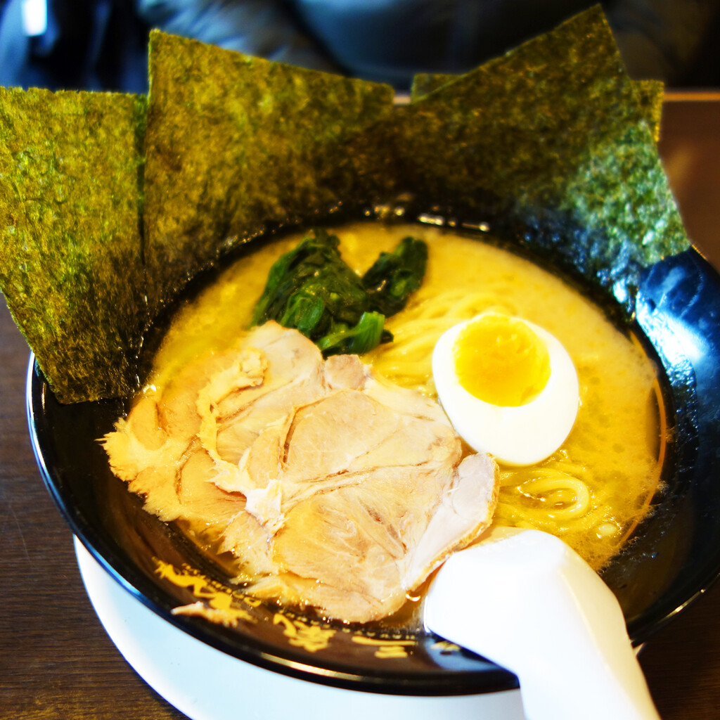 博多おんな節 福岡 横浜家系ラーメン やる氣ラーメン 博多三氣 福大通り片江店 博多おんな節 福岡 横浜家系ラーメン やる氣ラーメン 博多三氣 福大通り片江店