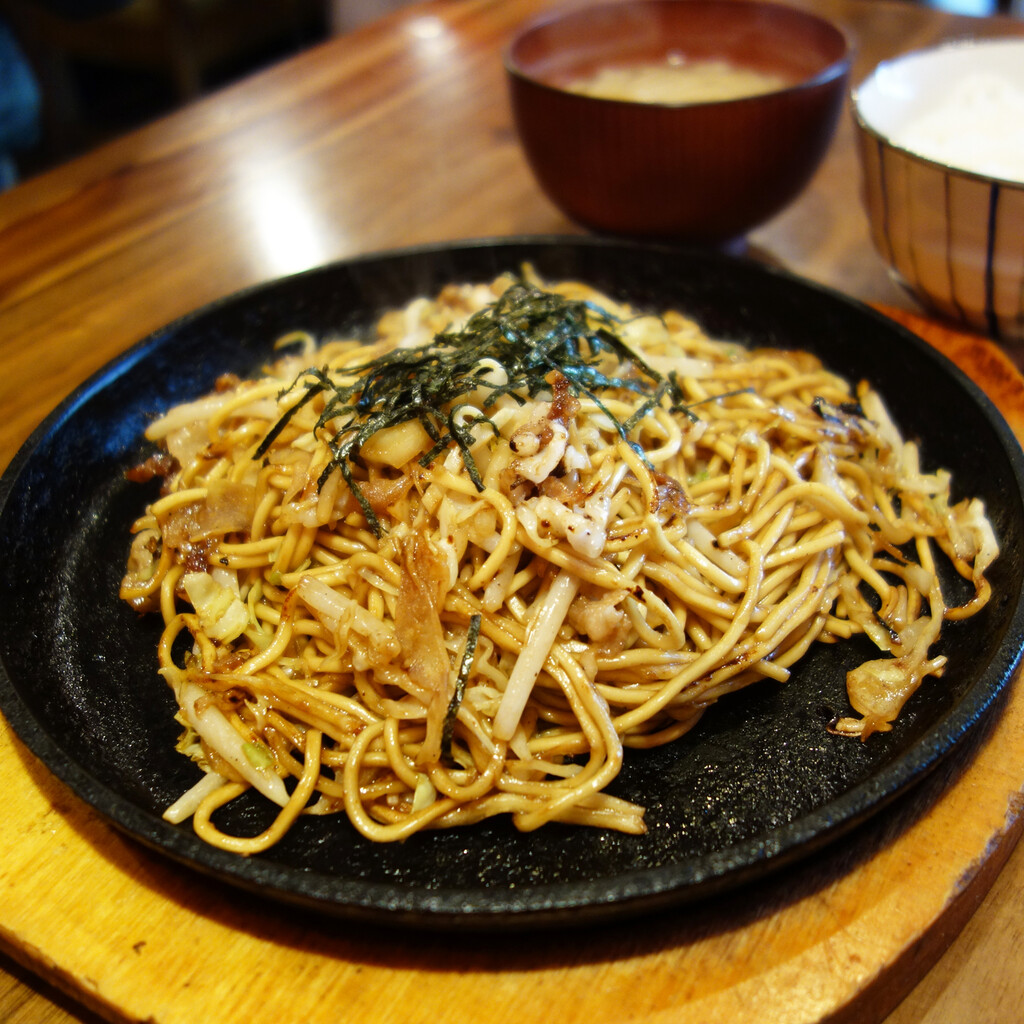 博多おんな節 福岡 スタミナやきそば バター醤油やきそば お好み焼 かな川 大橋本店