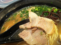 ランチ:しょうゆ豚骨らーめんチャーシュー@博多ラーメン龍人・赤坂