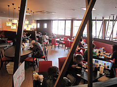 4店内:フロア@熊本ラーメン館・味千拉麺×桂花拉麺・半道橋店