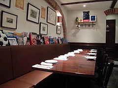 店内:ソファテーブル席@Pizzeria Da Gaetano(ピッツェリア・ダ・ガエターノ)・薬院・福岡