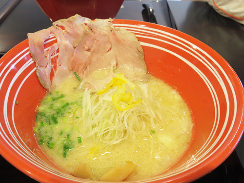 6鶏白湯ラーメン730円