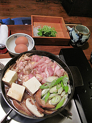 料理:地鶏鍋アップ@湯の岳庵・亀の井別荘