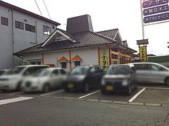 24外観:駐車場@カレーレストラン・ナラヤン・インド料理・日田