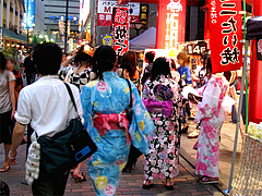 新天町の浴衣の賑わい@紺屋2023プロジェクト・大濠花火大会2011
