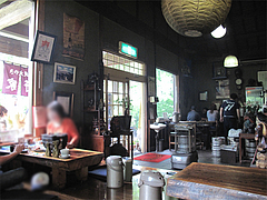 店内:小上がり1@地鶏炭火焼・佐土野家・湯布院(由布院)