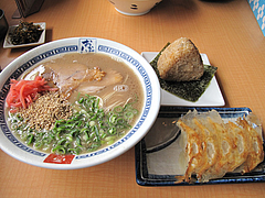 13ランチ:ラーメン・ごぼチャーにぎり・餃子セット750円@ラーメン処・西谷家・野方本店