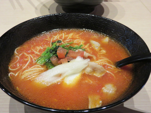 8トマトラーメン680円