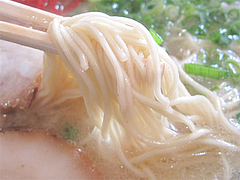 料理:ラーメンの極細麺@博多らーめんshin-shin住吉店