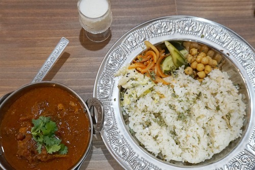 カレチネ