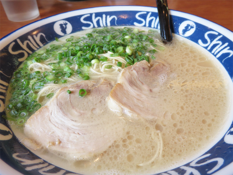 福岡】博多純情豚骨＆濃厚モツちゃんぽん♪＠博多らーめん Shin