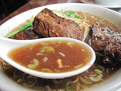 料理:排骨麺スープ@台湾飯店・野間