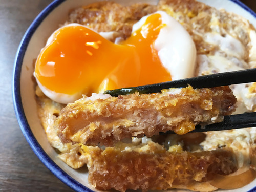 10特製かつ丼断面ショー