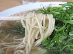 12ラーメン麺@長浜ラーメン