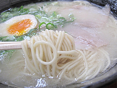 10ランチ:長浜らーめん麺バリカタ@長浜ナンバーワン・箱崎店・楽市楽座