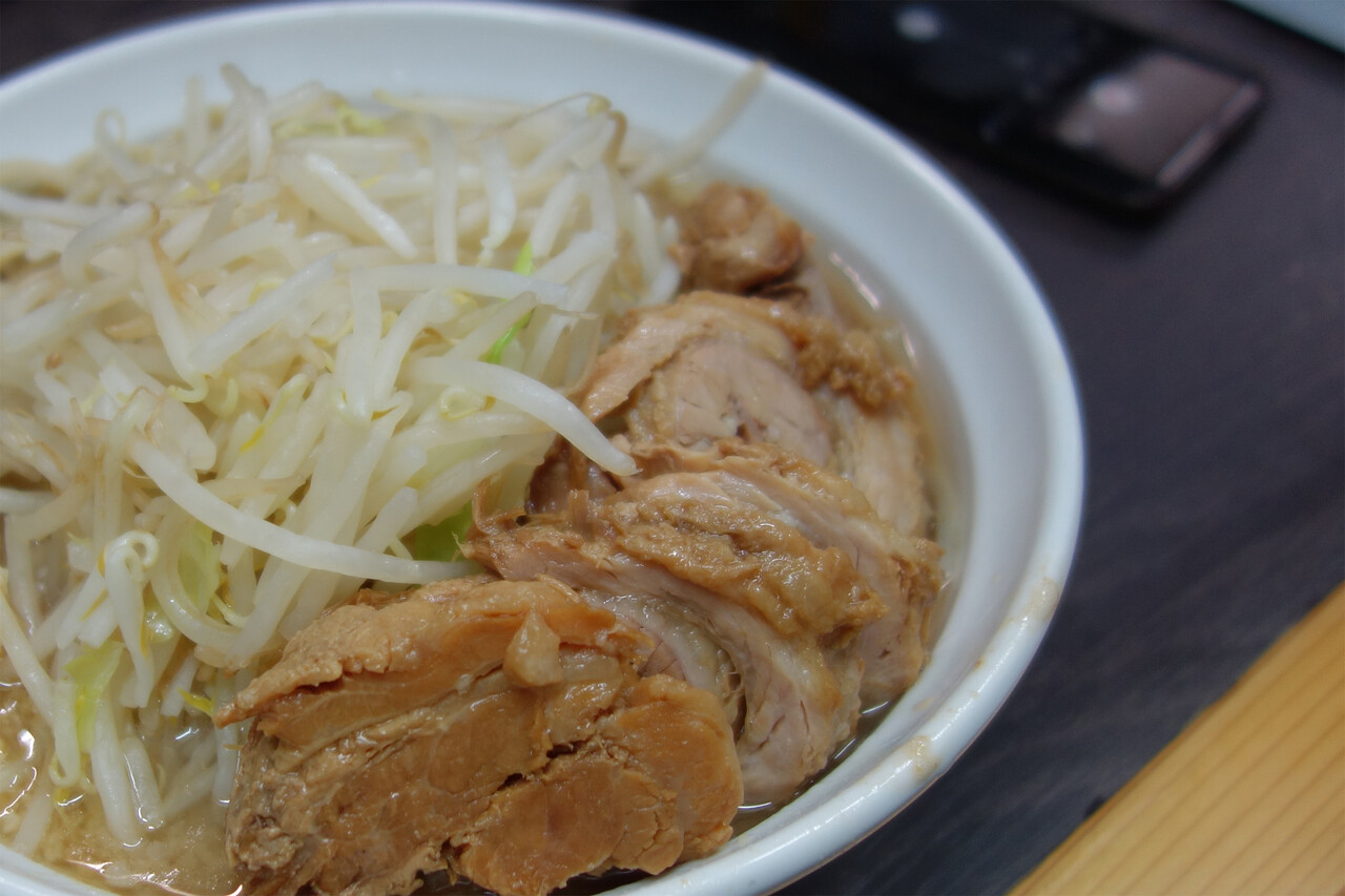 博多おんな節 福岡 小ラーメンでお腹一杯 七隈駅近くの美味しい二郎系 ラーメンピース 博多おんな節 福岡 小ラーメンでお腹一杯 七隈駅近くの美味しい二郎系 ラーメンピース