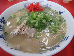 料理:ラーメン・ナシカタ400円@元祖ラーメン長浜家・港