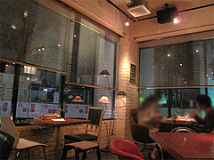 店内:テーブル席@ダイニングバー・オプト(OPT)・薬院