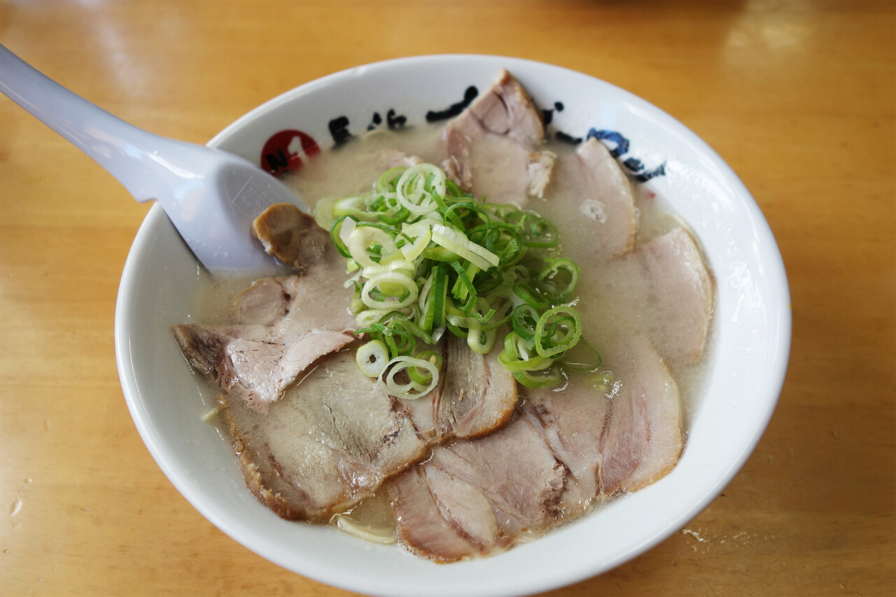 福岡】シンプルとんこつ！長浜の伝説屋台が発祥♪＠長浜ナンバーワン