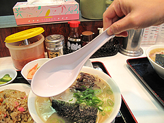 料理:レンゲでか!@本場久留米・うちだラーメン・那珂川