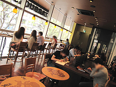4店内@スターバックス・TSUTAYA(ツタヤ)福岡天神店
