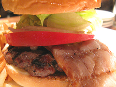 7夜カフェ:グリルベーコンバーガーアップ@Brooklyn Parlor HAKATA(ブルックリンパーラー博多)・博多リバレイン