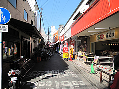 13外観:西新名店街@長浜ラーメン・よつば屋・西新